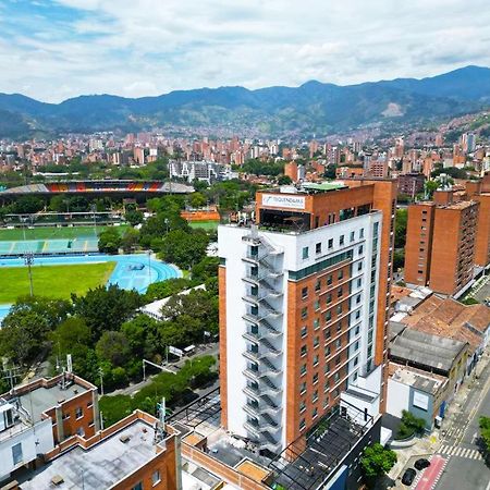 Hotel Tryp Medellin Estadio Esterno foto