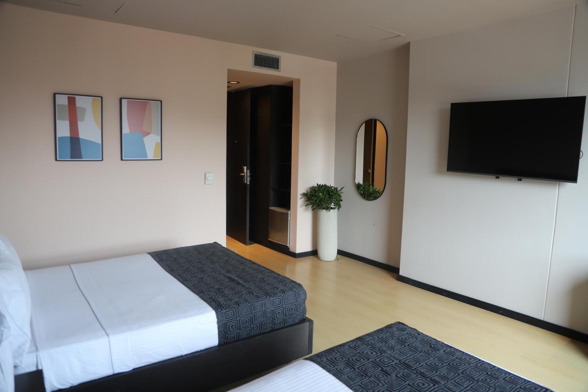 Hotel Tryp Medellin Estadio Esterno foto