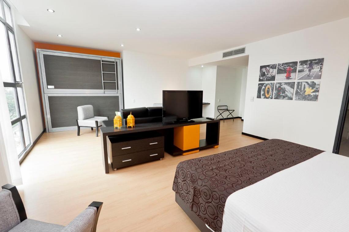 Hotel Tryp Medellin Estadio Esterno foto