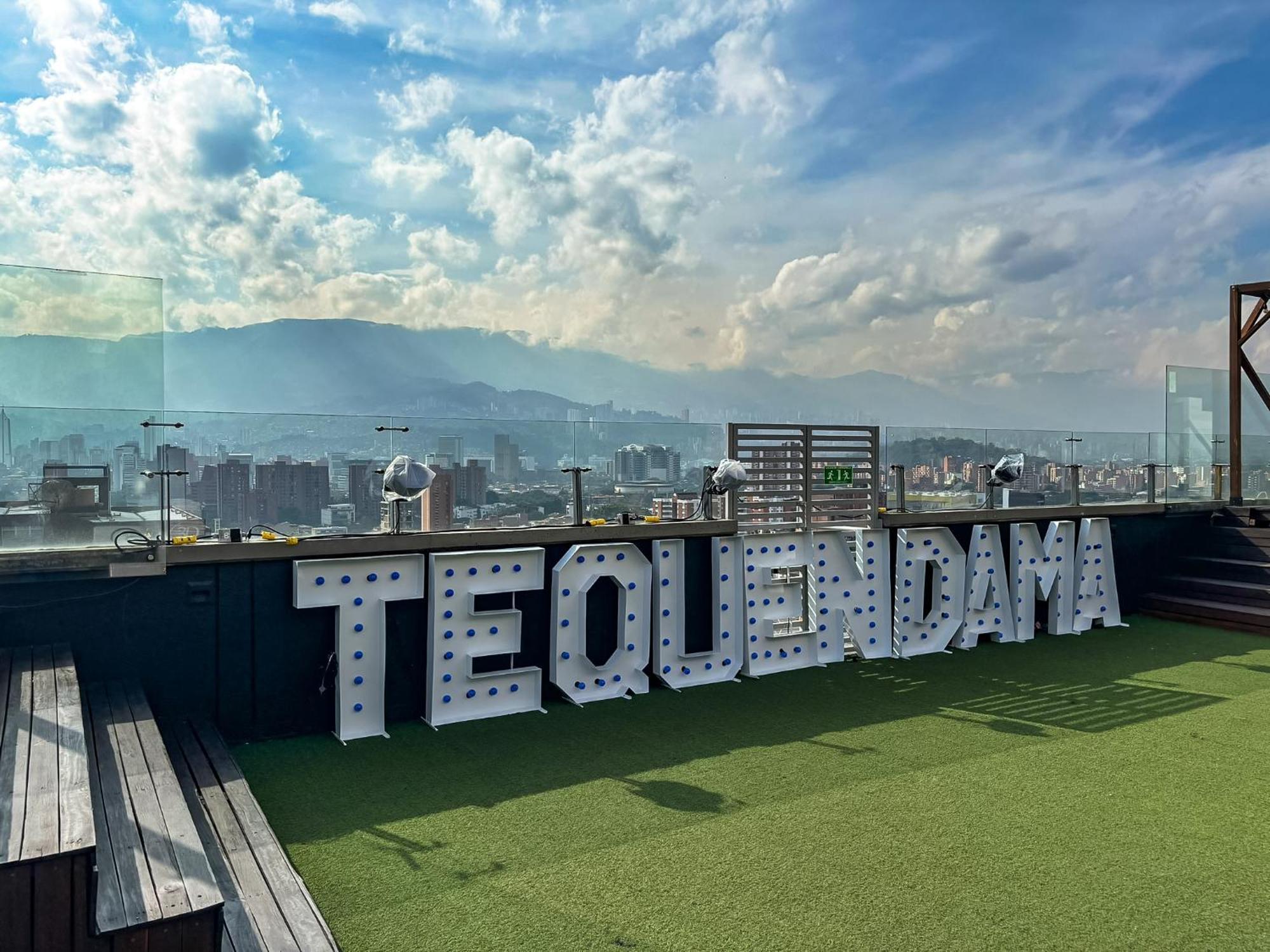 Hotel Tryp Medellin Estadio Esterno foto