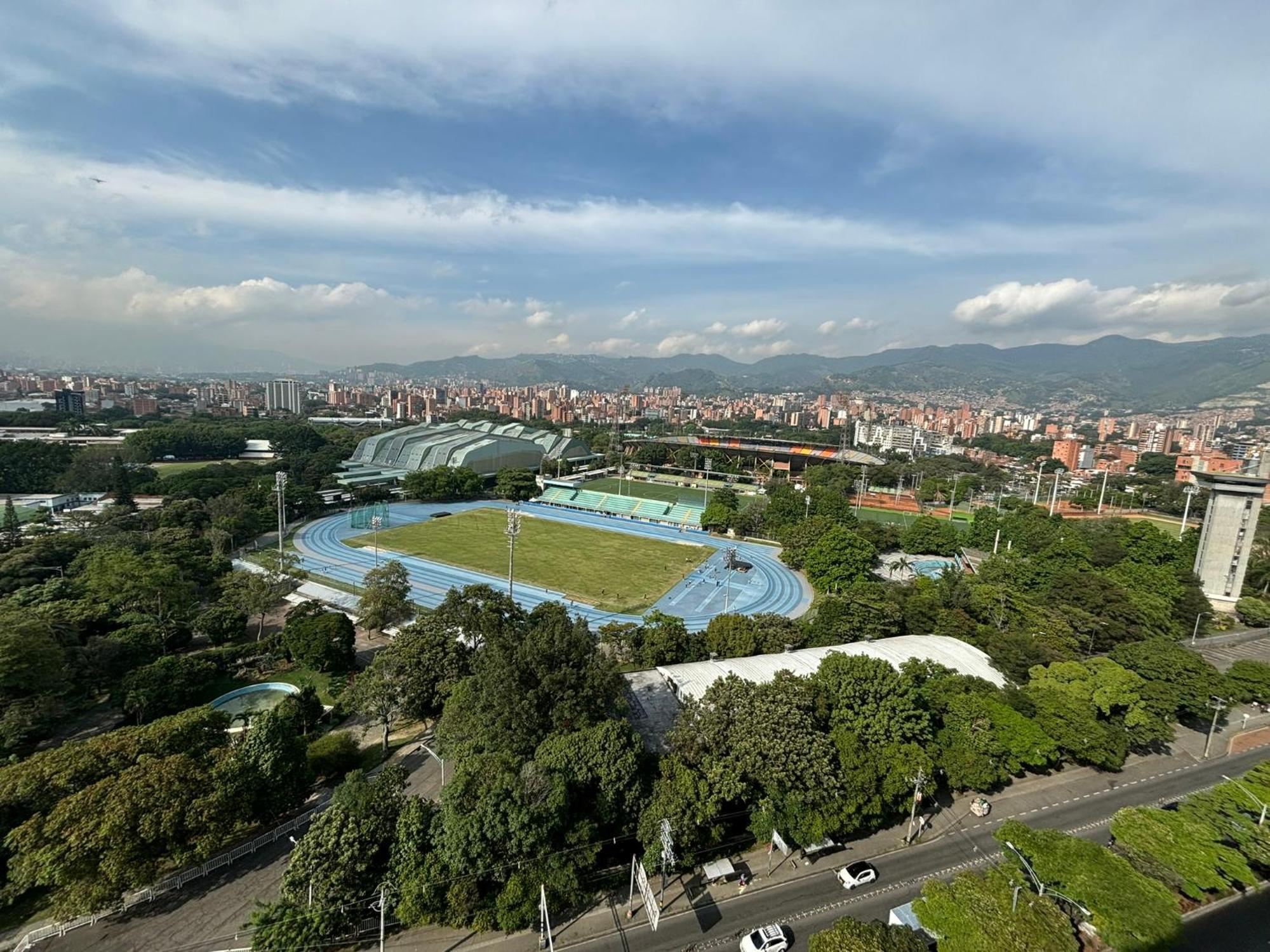 Hotel Tryp Medellin Estadio Esterno foto