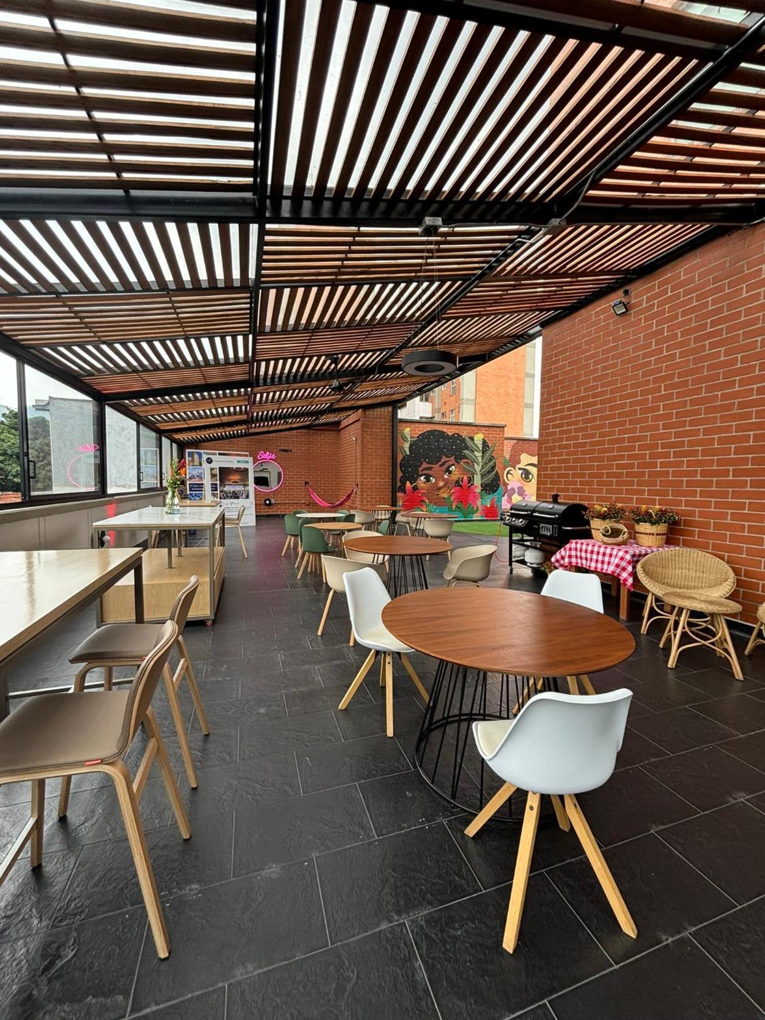 Hotel Tryp Medellin Estadio Esterno foto