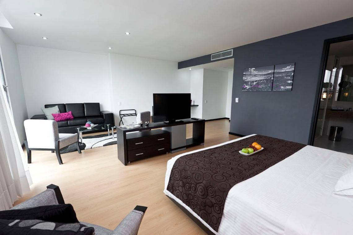 Hotel Tryp Medellin Estadio Esterno foto